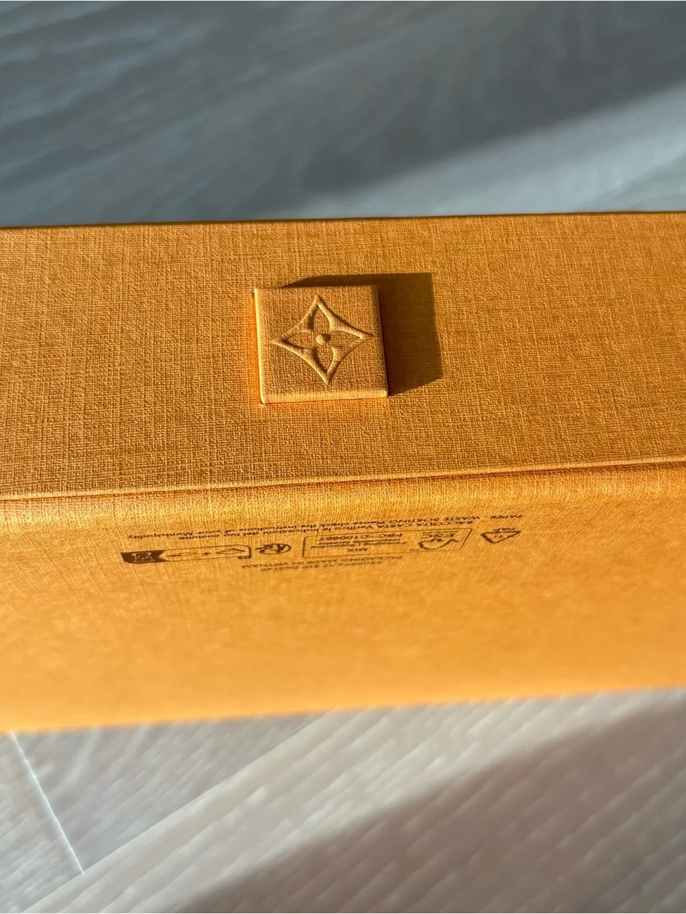 Louis Vuitton medium flat shirt gift box